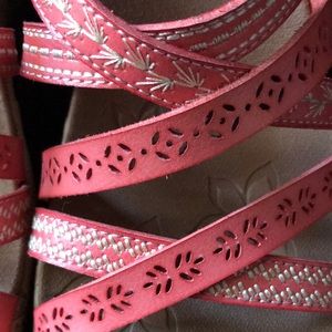 Beverlee - Tiger Posse Sandal Color - Coral